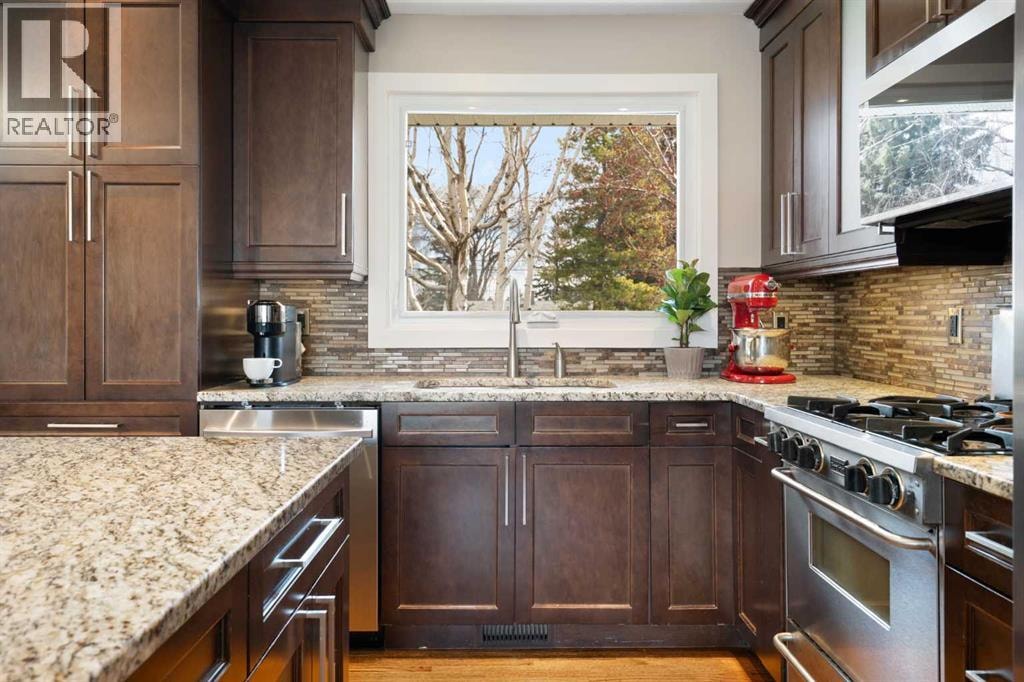 142 Winston Drive SW — photo 2