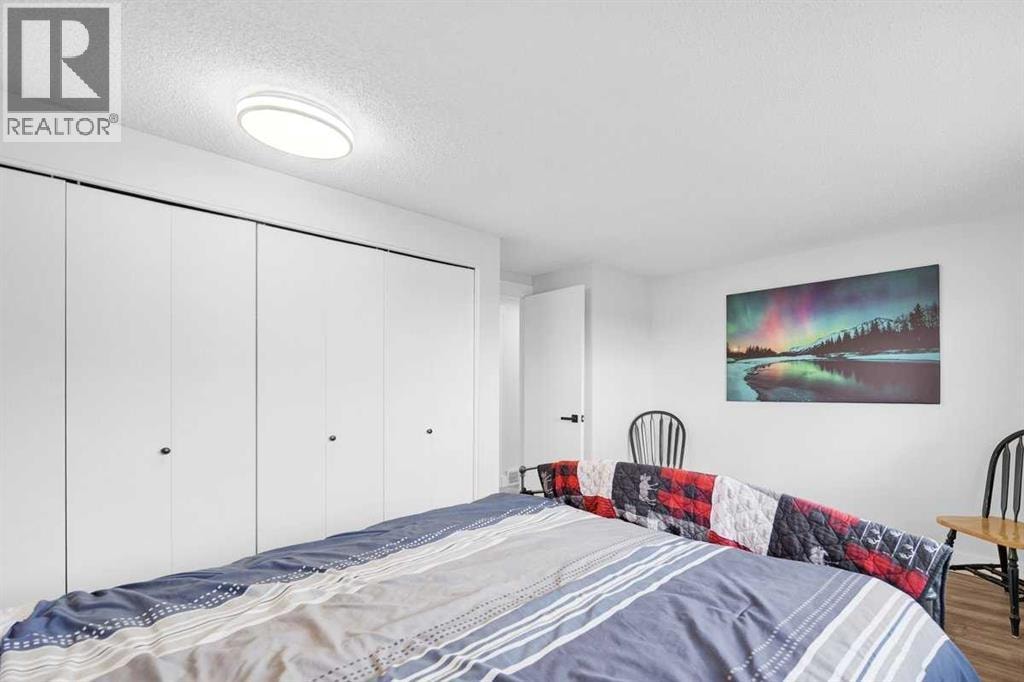 22 Sandstone Crescent SE — photo 16