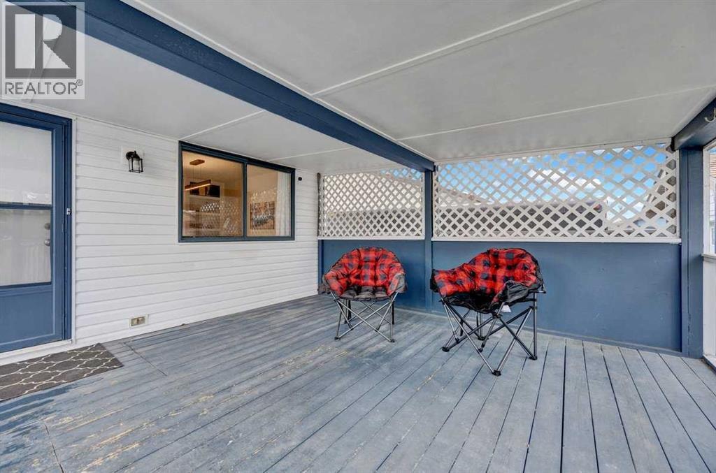 22 Sandstone Crescent SE — photo 27