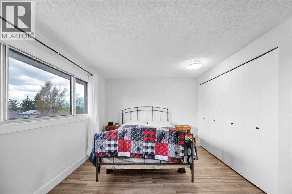 22 Sandstone Crescent SE — photo 17