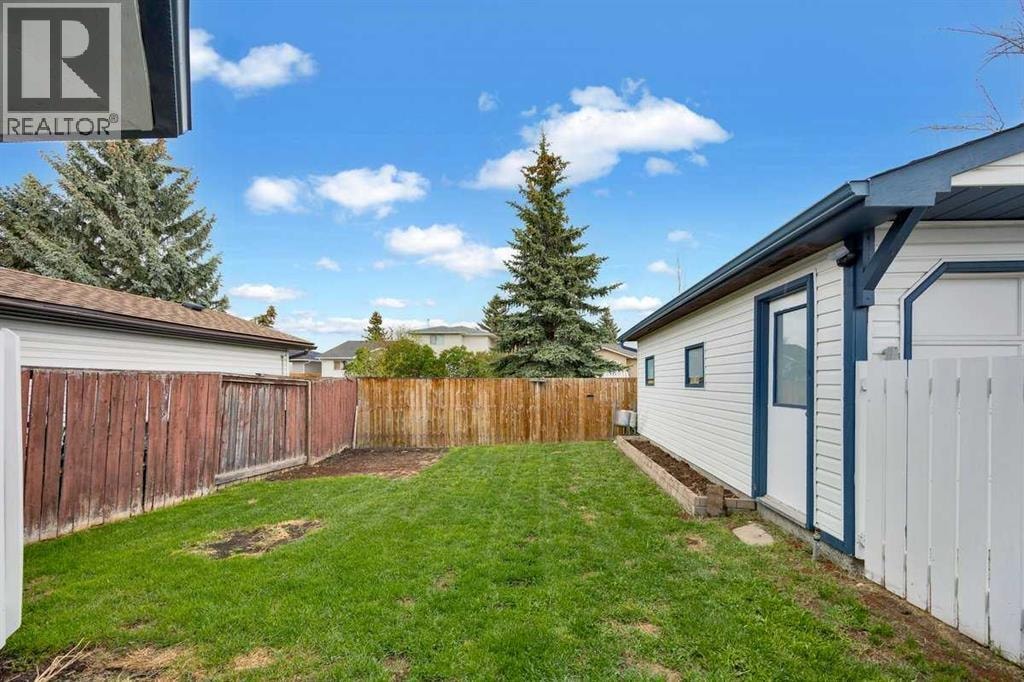 22 Sandstone Crescent SE — photo 26