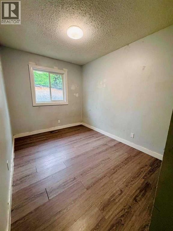 4968 Marcombe Road NE — photo 9