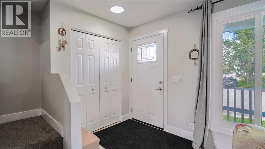 164 Castlegreen Close NE — photo 3