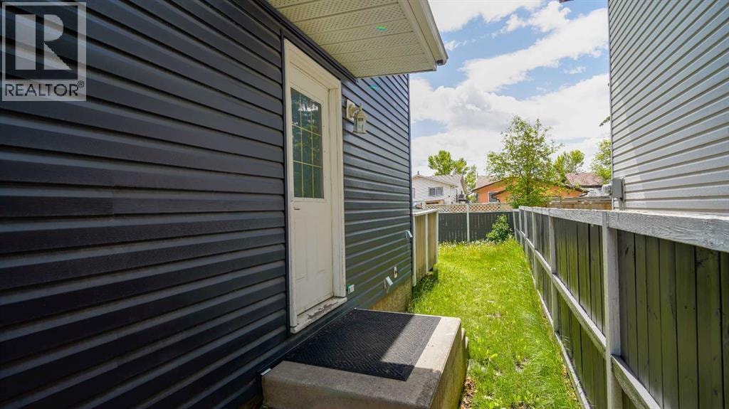 164 Castlegreen Close NE — photo 37