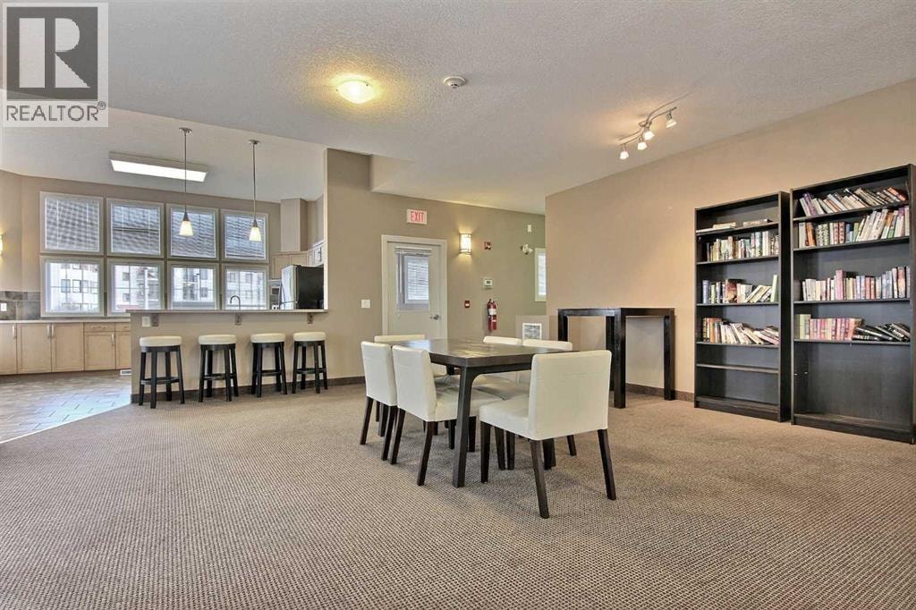 420, 30 Royal Oak Plaza NW — photo 32