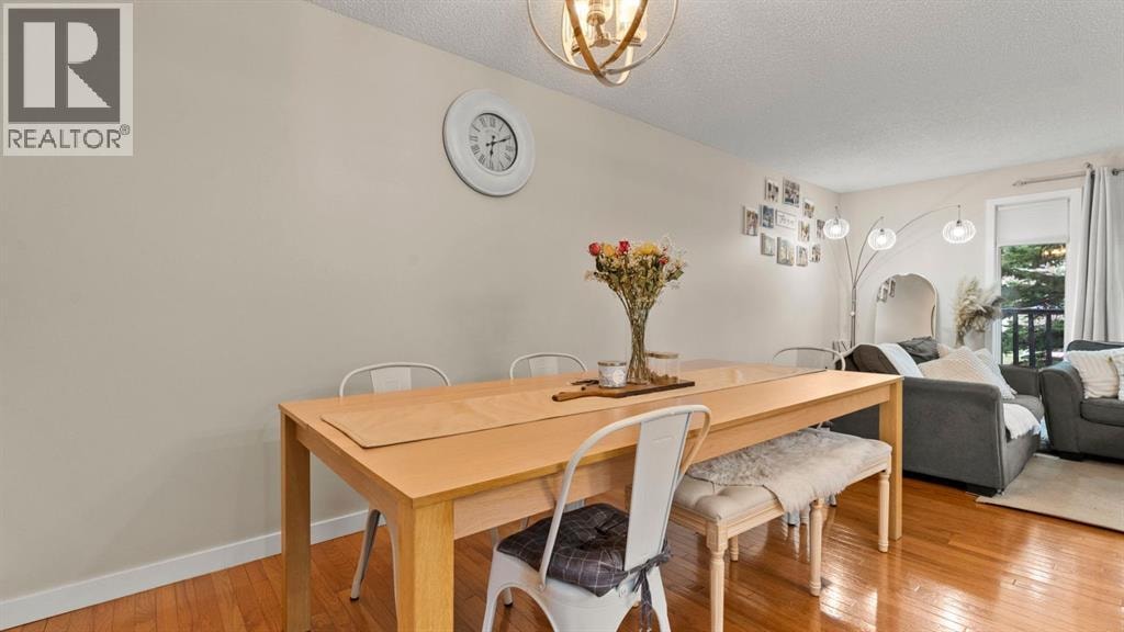 2416 Woodview Drive SW — photo 10