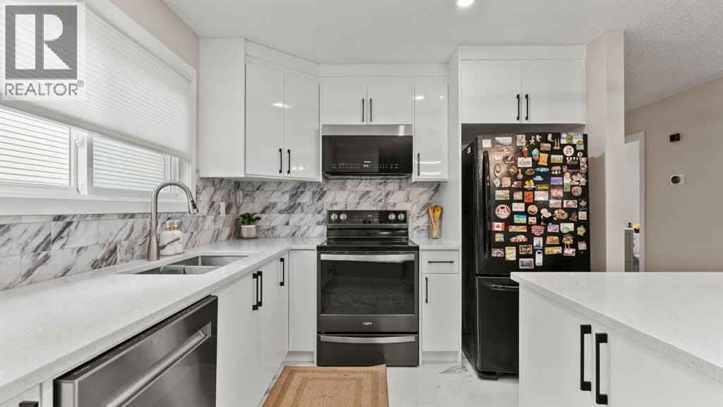 2416 Woodview Drive SW — photo 4