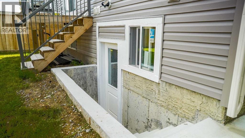 74 Carrington Crescent NW — photo 38