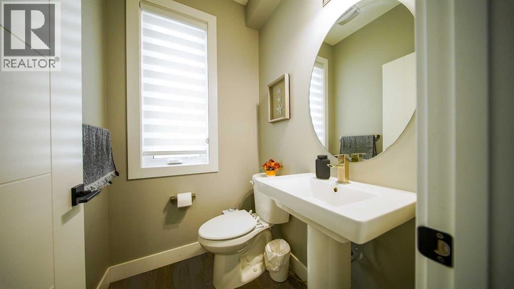 74 Carrington Crescent NW — photo 5