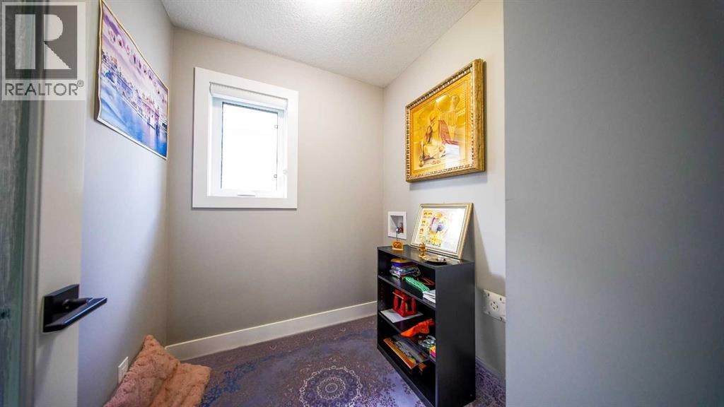 74 Carrington Crescent NW — photo 27