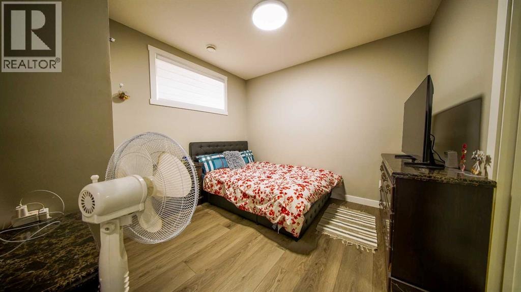 74 Carrington Crescent NW — photo 43