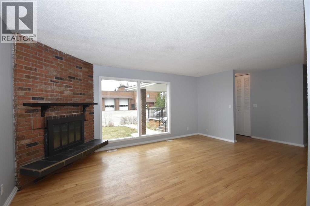 2604 106 Avenue SW — photo 7