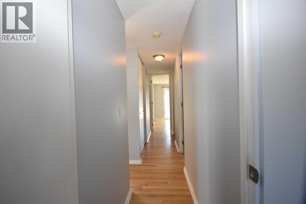 2604 106 Avenue SW — photo 18