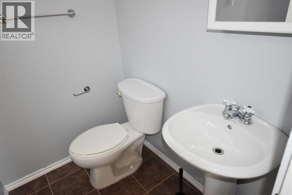 2604 106 Avenue SW — photo 17