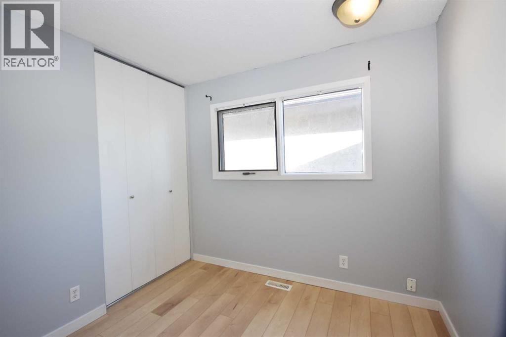 2604 106 Avenue SW — photo 20