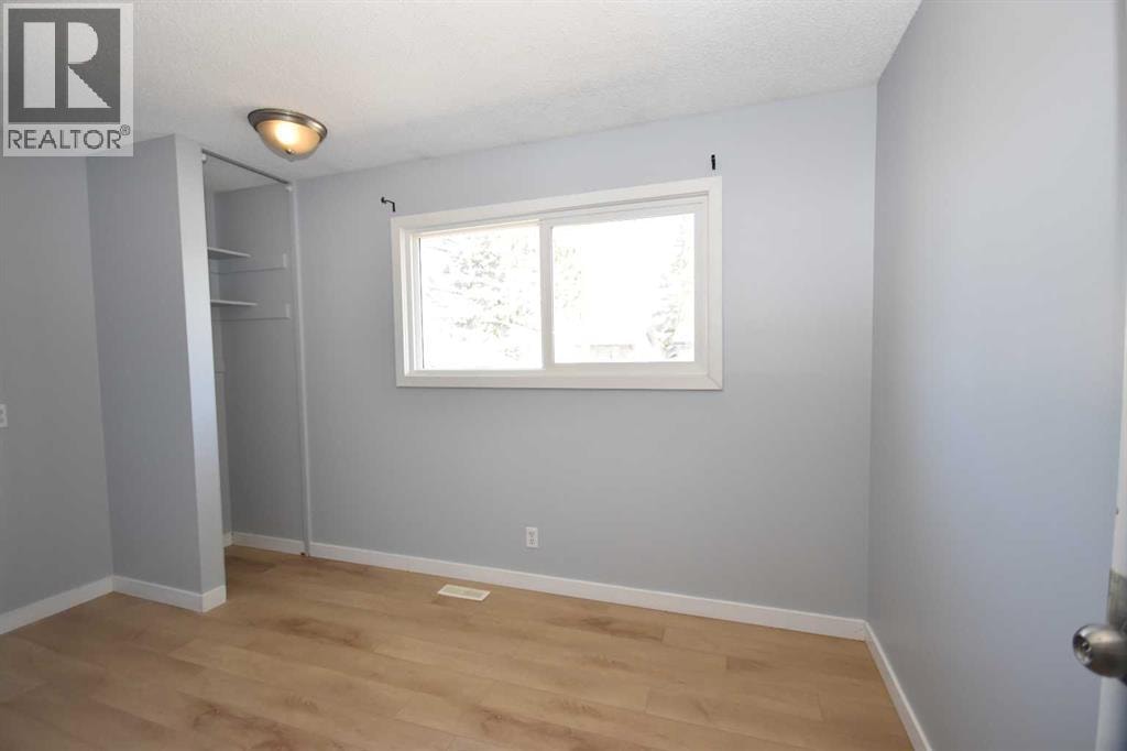 2604 106 Avenue SW — photo 22