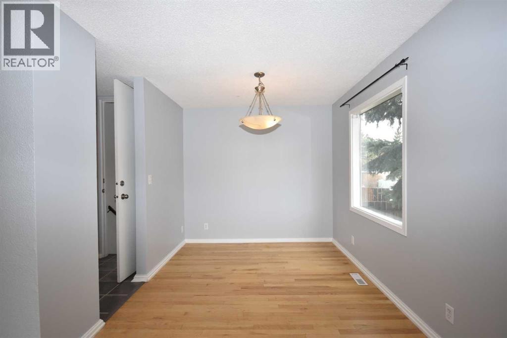 2604 106 Avenue SW — photo 12