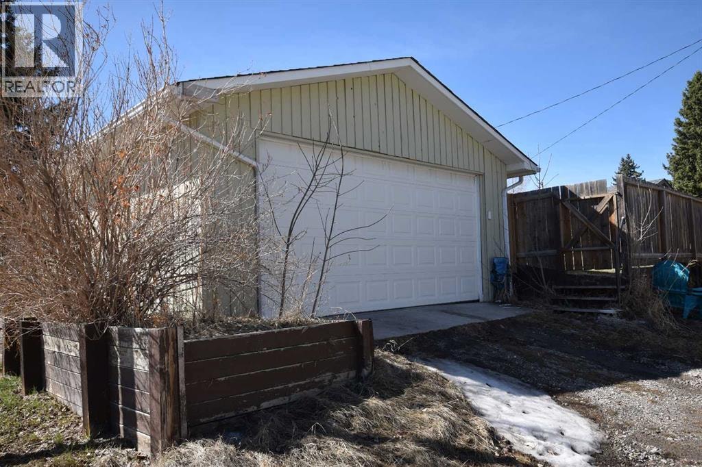 2604 106 Avenue SW — photo 38