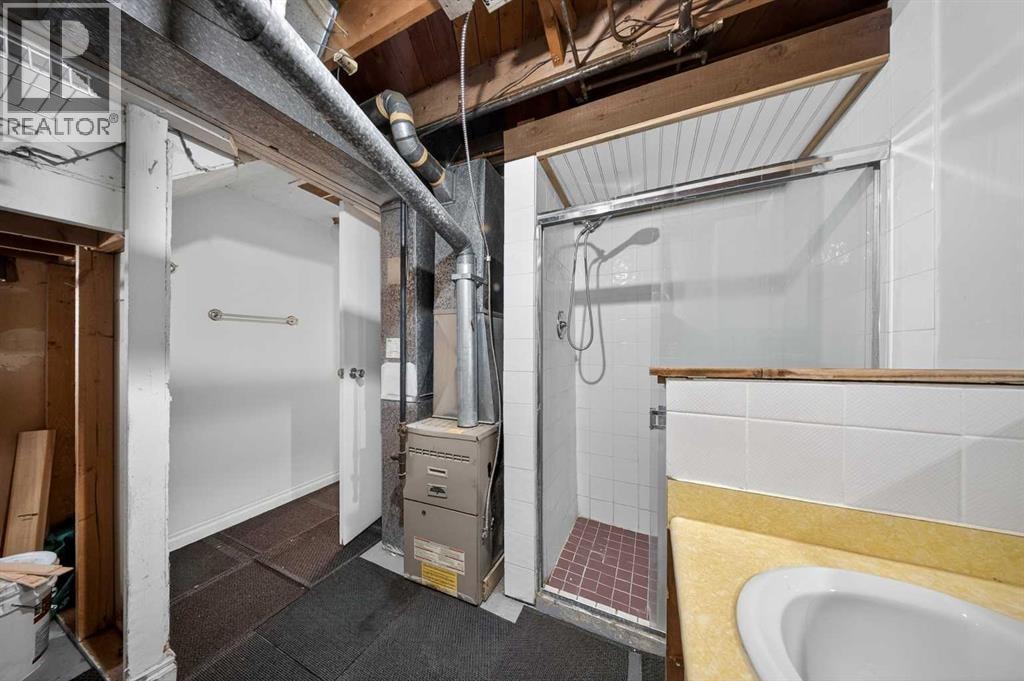 520 43 Street SE — photo 30