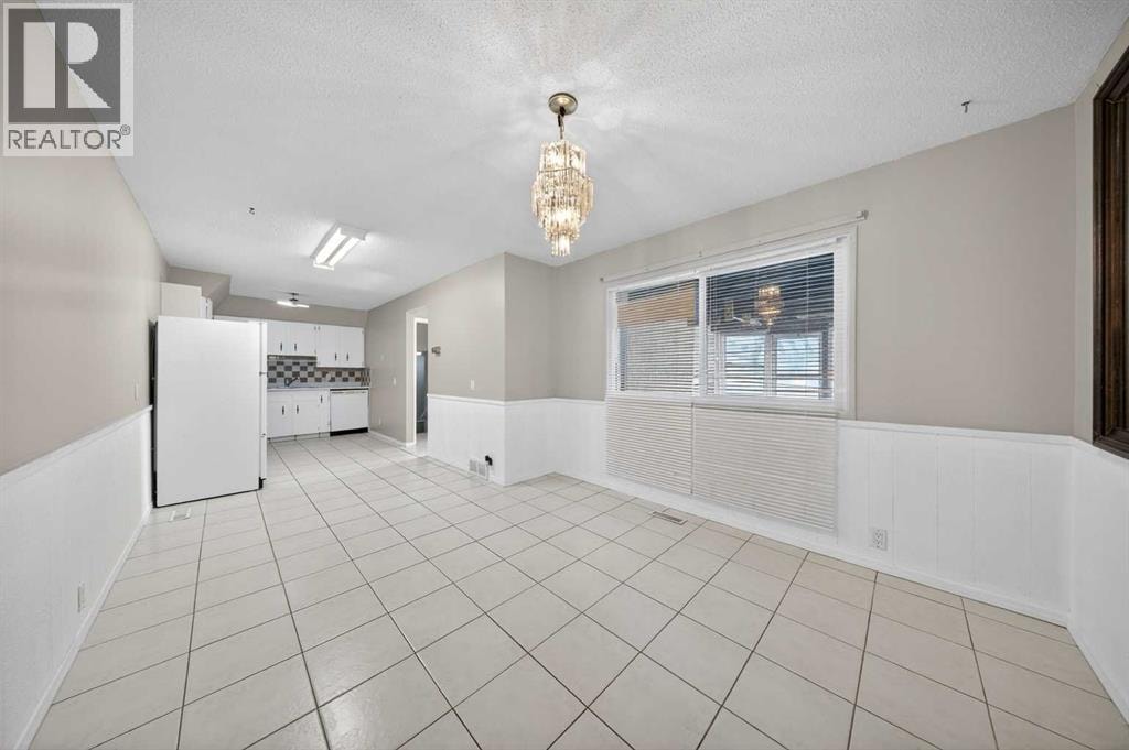520 43 Street SE — photo 8
