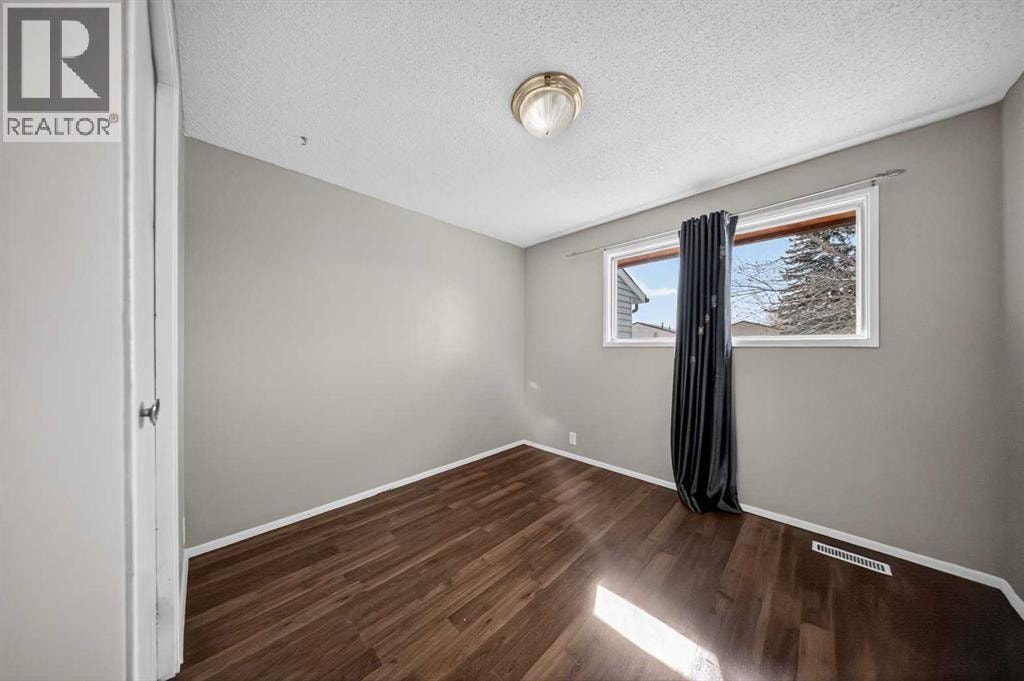 520 43 Street SE — photo 15