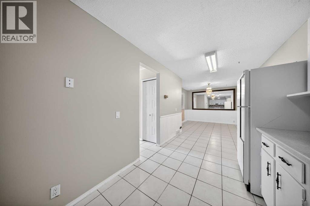 520 43 Street SE — photo 11