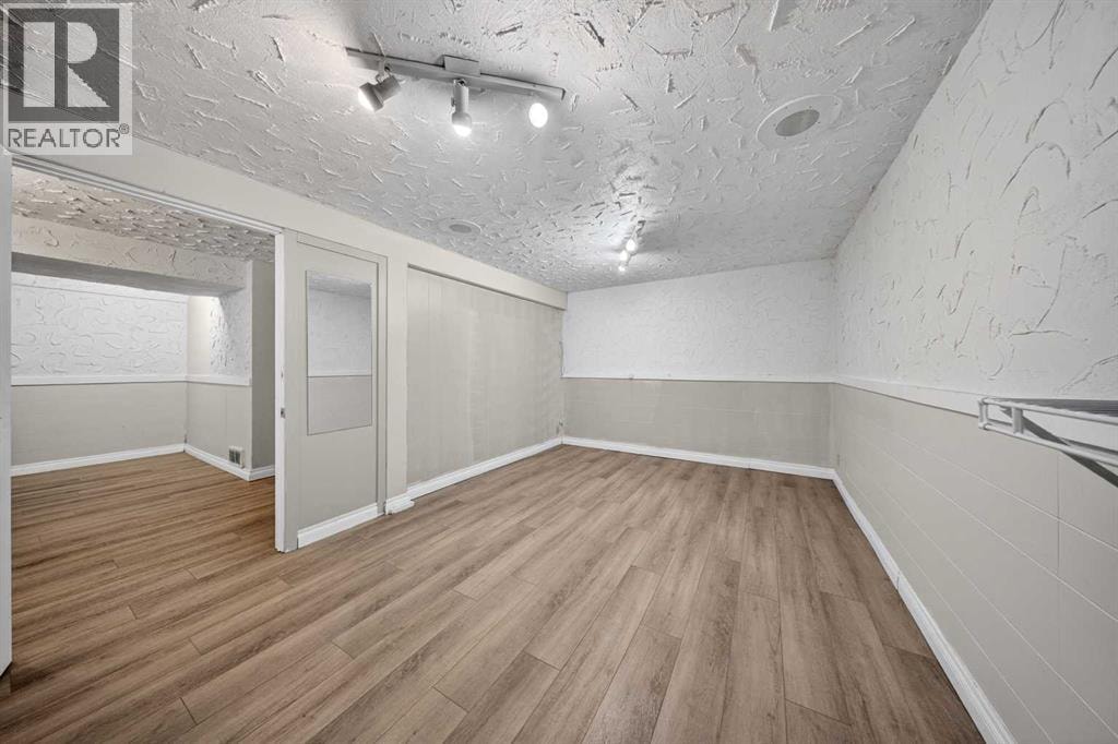 520 43 Street SE — photo 26