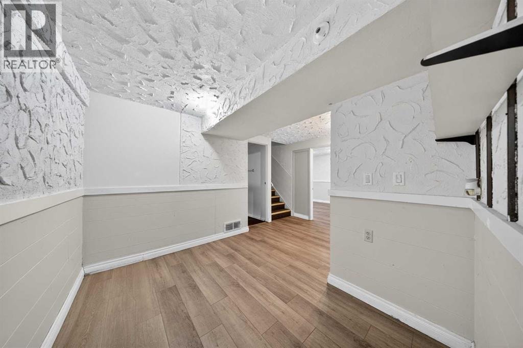 520 43 Street SE — photo 23