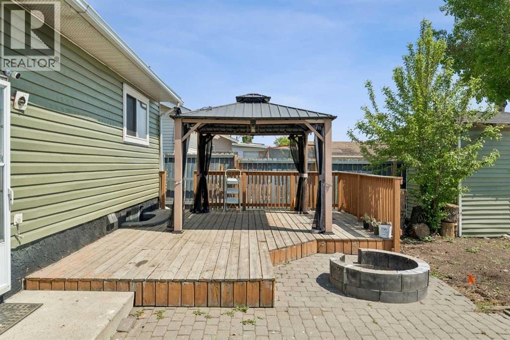 83 Appletree Close SE — photo 27