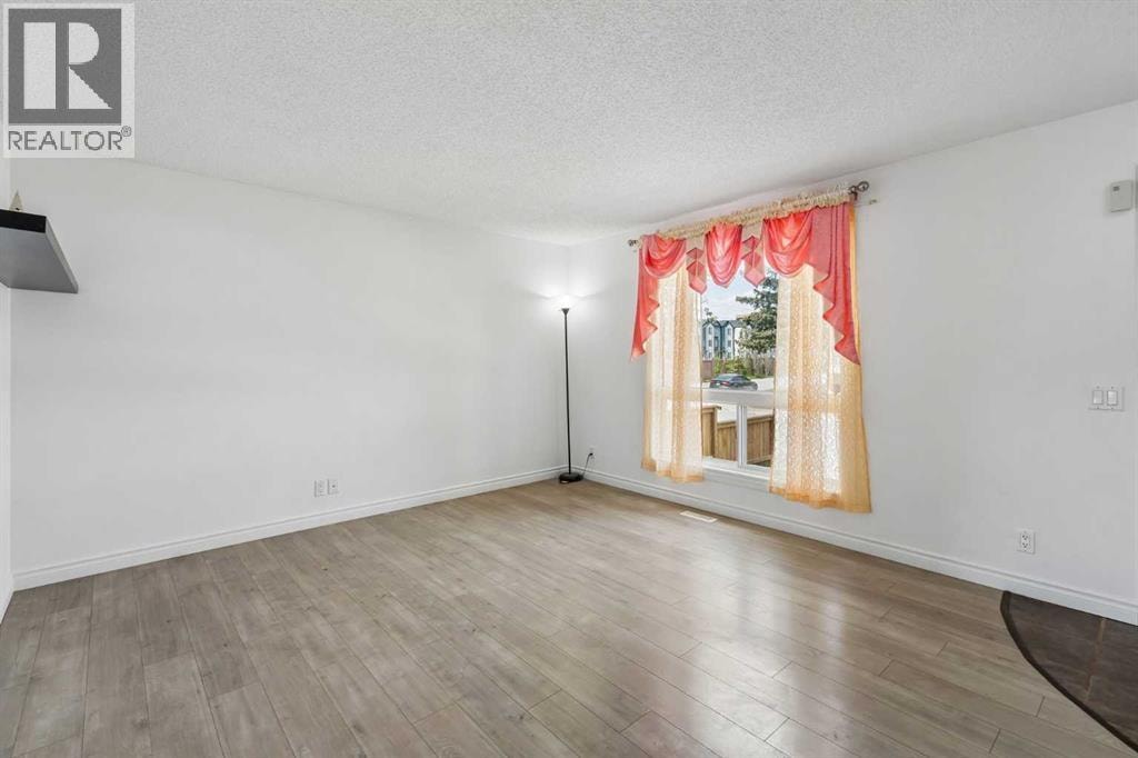 83 Appletree Close SE — photo 6