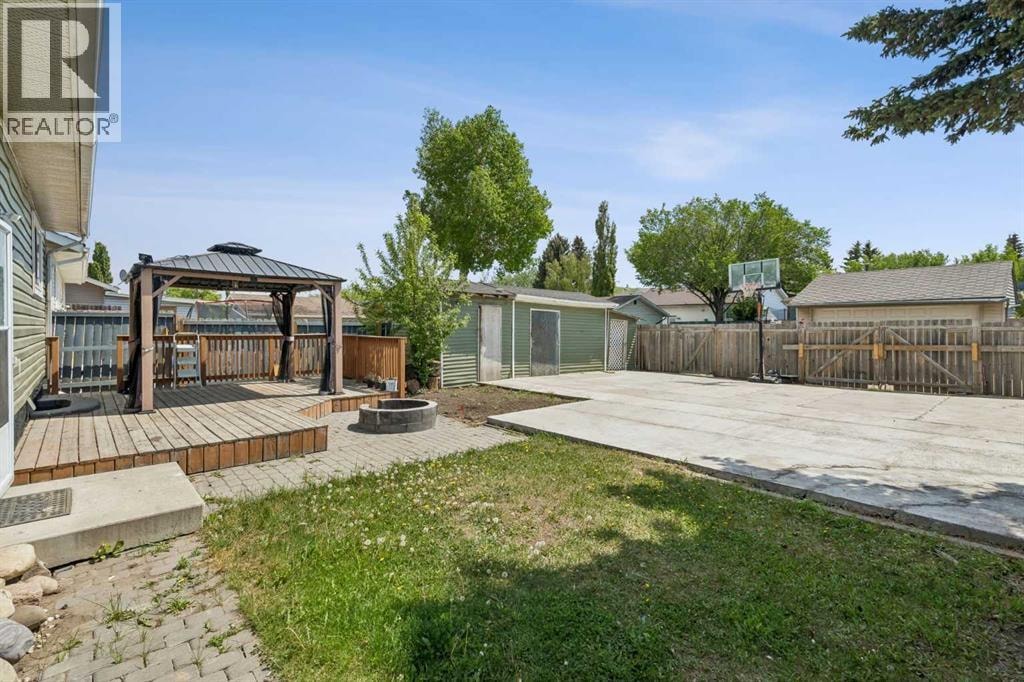 83 Appletree Close SE — photo 25