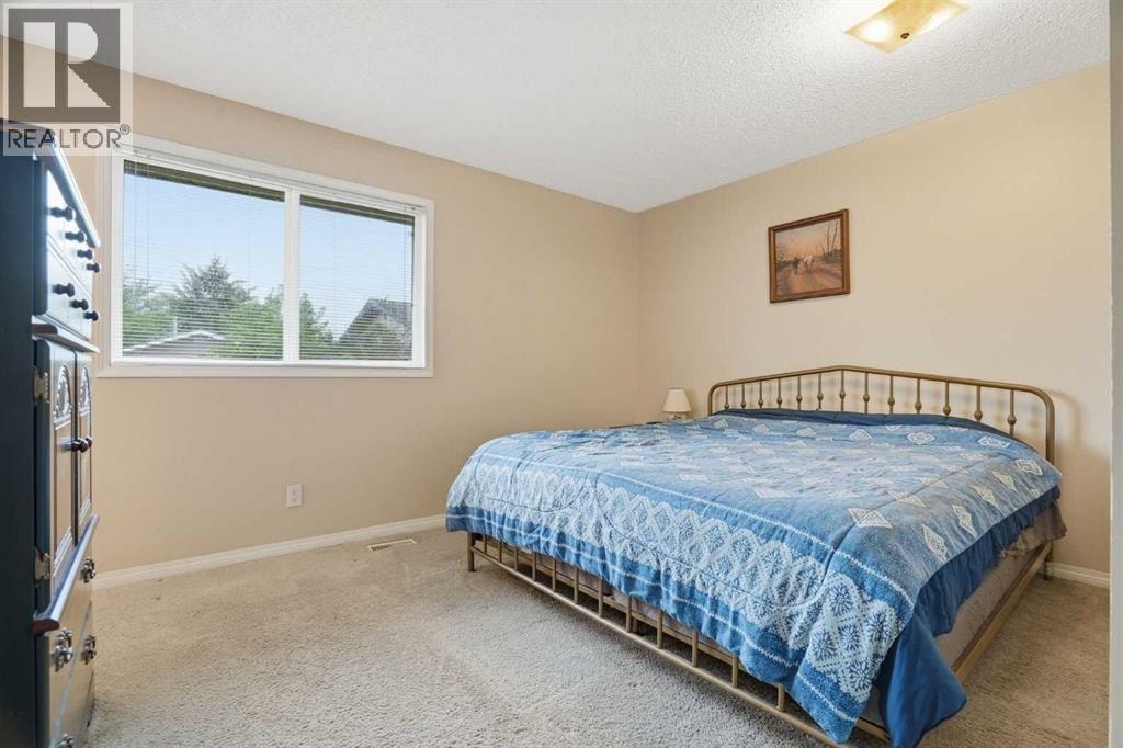 101 Aspen Crescent — photo 18