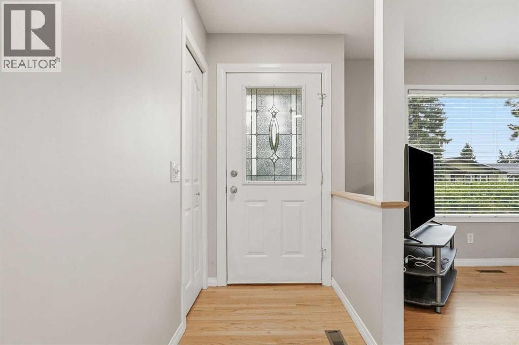101 Aspen Crescent — photo 4