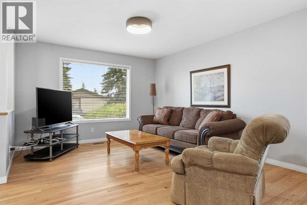 101 Aspen Crescent — photo 10
