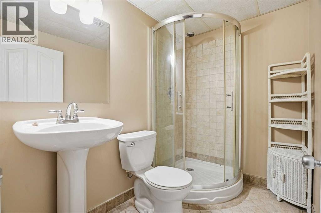 101 Aspen Crescent — photo 29