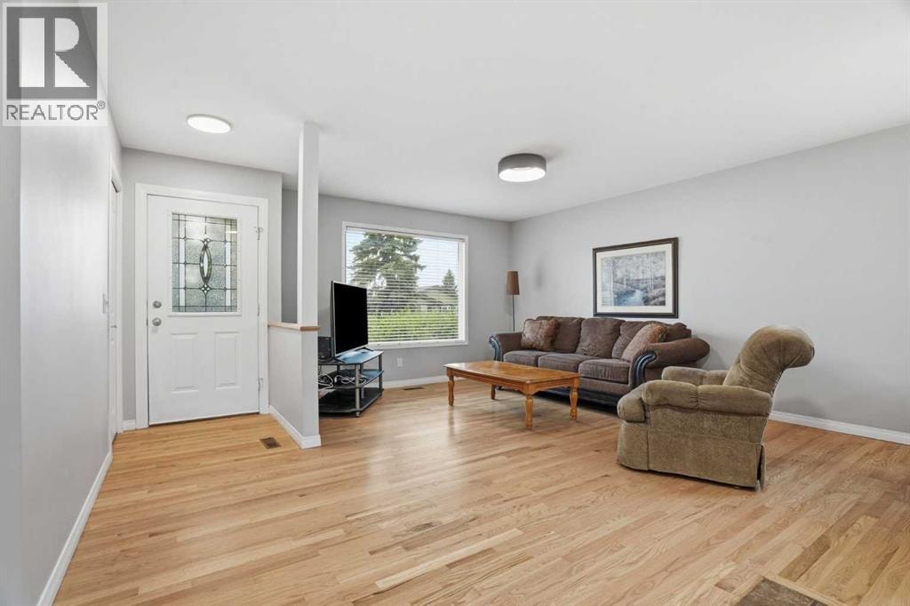 101 Aspen Crescent — photo 6