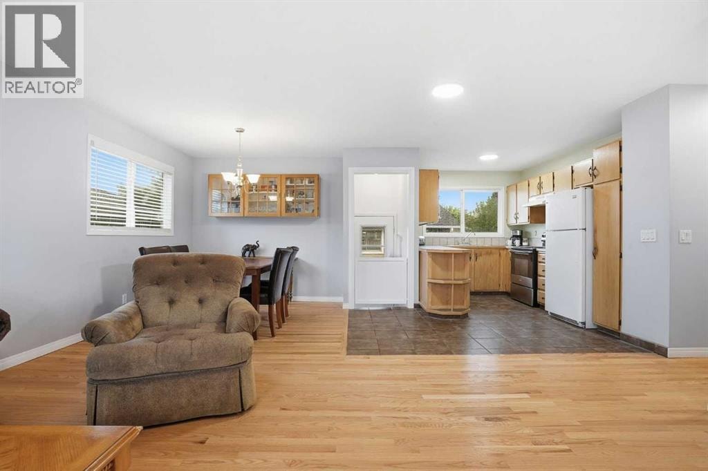 101 Aspen Crescent — photo 8