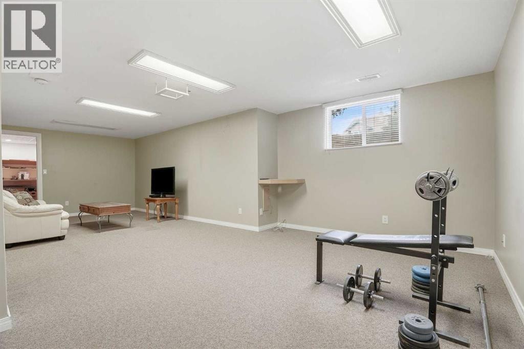 101 Aspen Crescent — photo 27