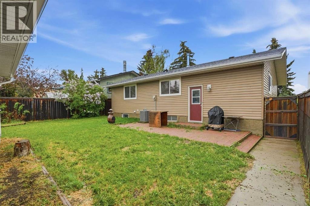 101 Aspen Crescent — photo 44