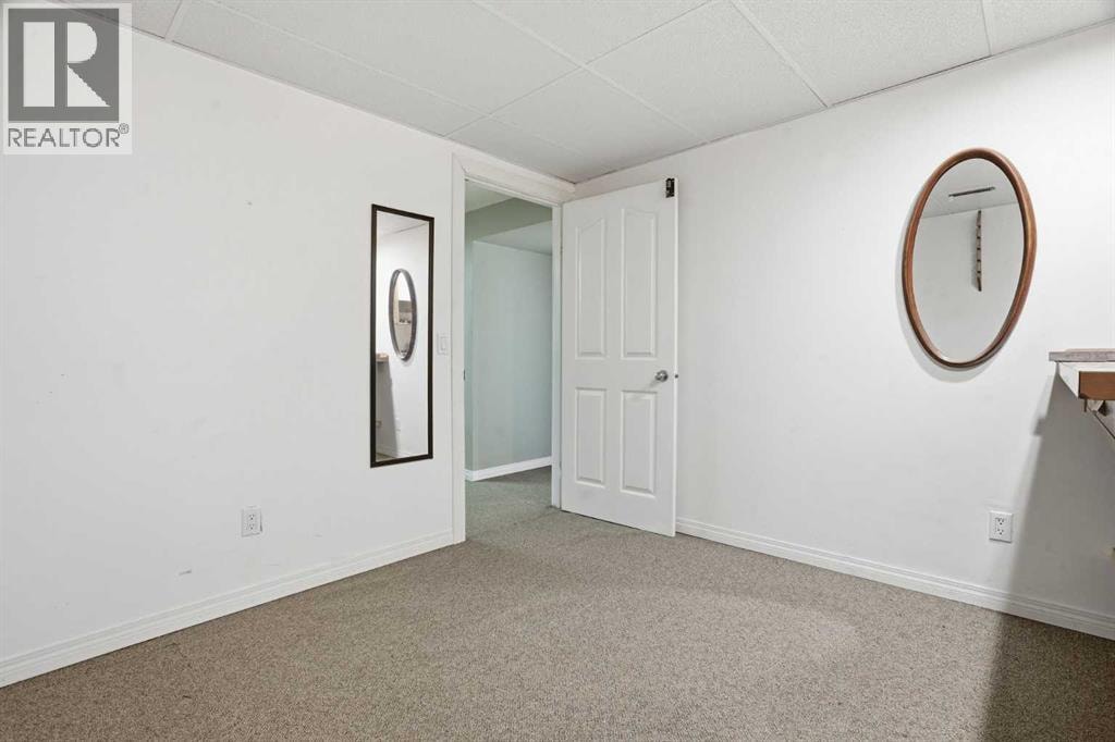 101 Aspen Crescent — photo 33