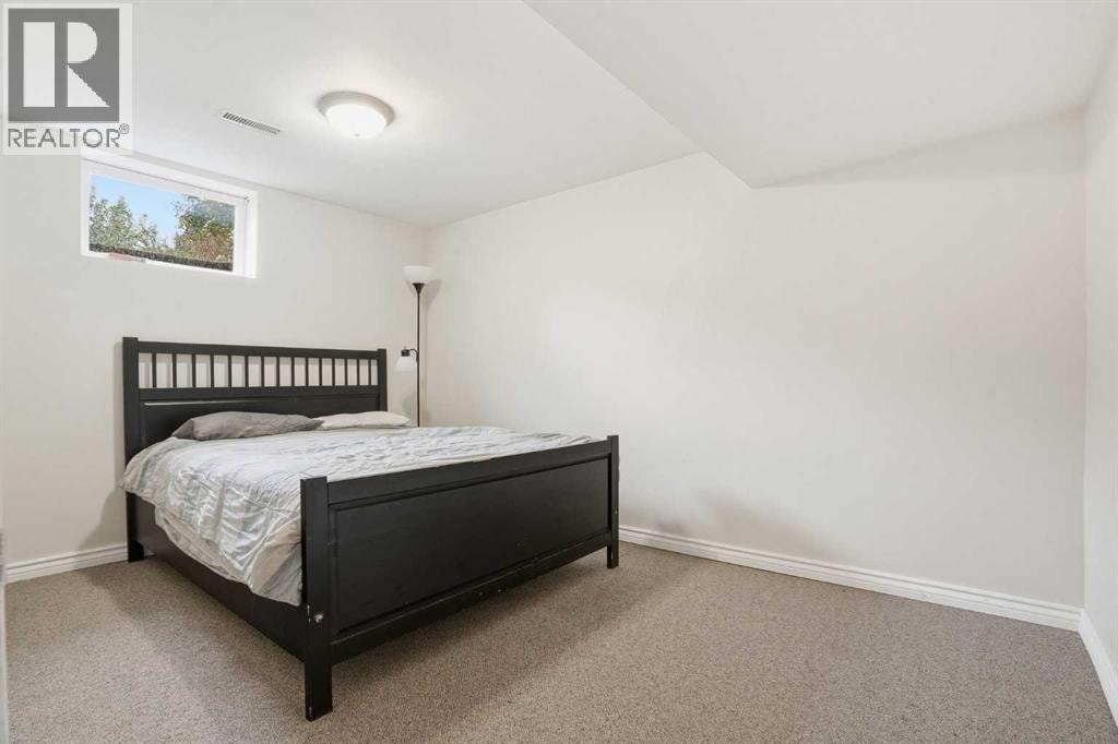 101 Aspen Crescent — photo 36