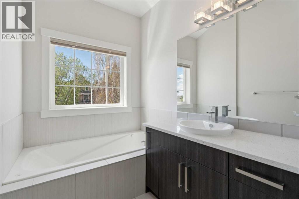 1811 31 Avenue SW — photo 16