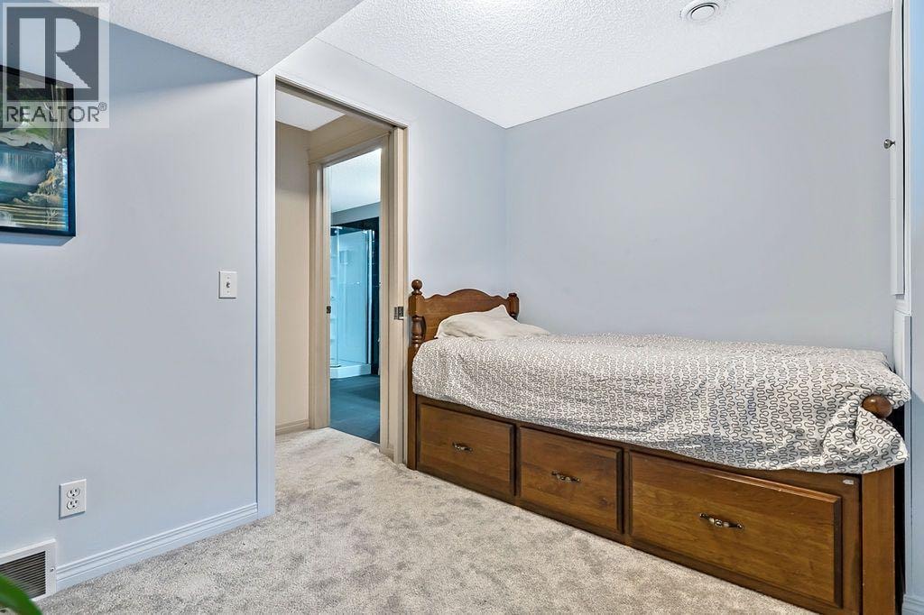 30 Drake Landing Common — photo 37
