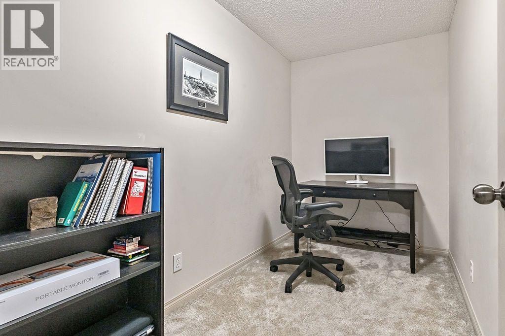 30 Drake Landing Common — photo 38