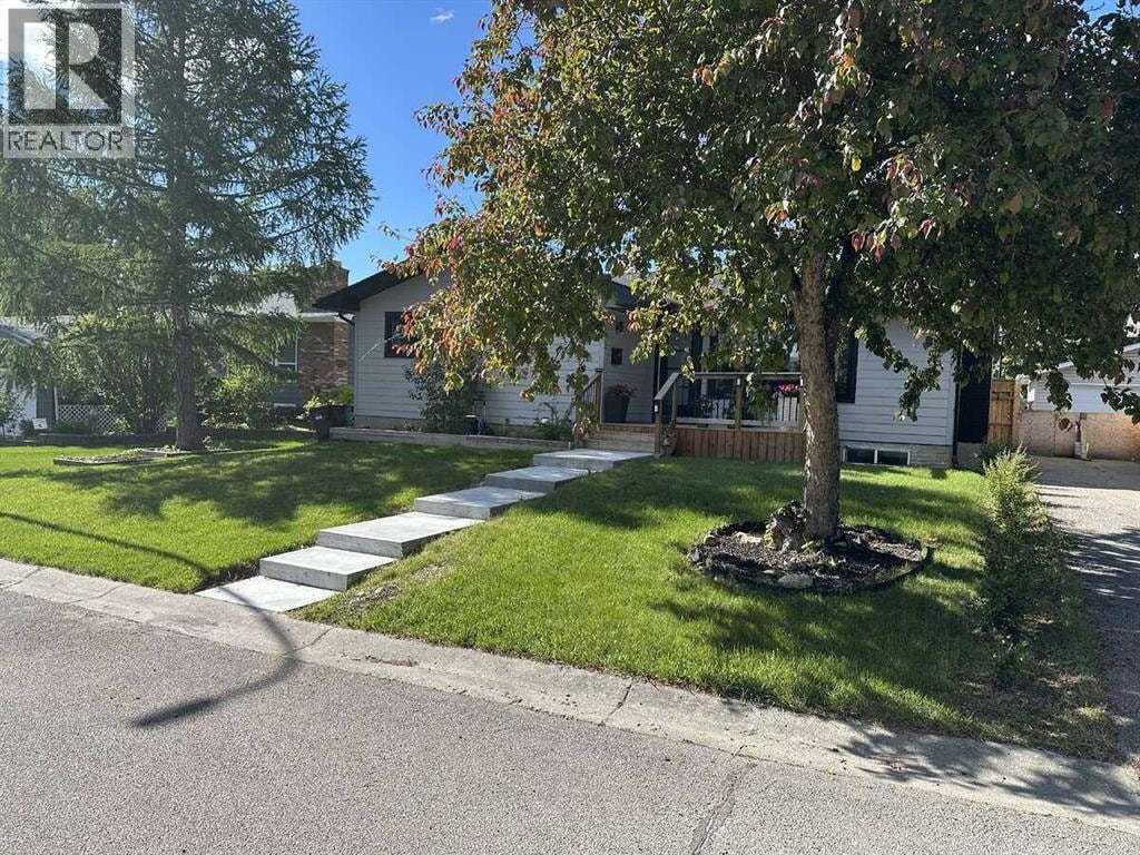 15 Brookmere Place SW — photo 2
