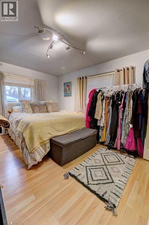 2526 16 Street SE — photo 14