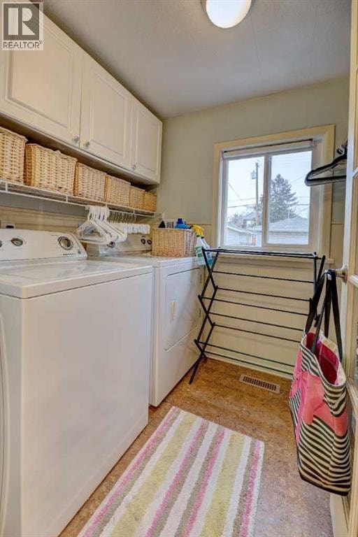 2526 16 Street SE — photo 16