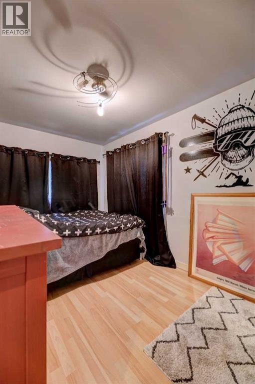 2526 16 Street SE — photo 18