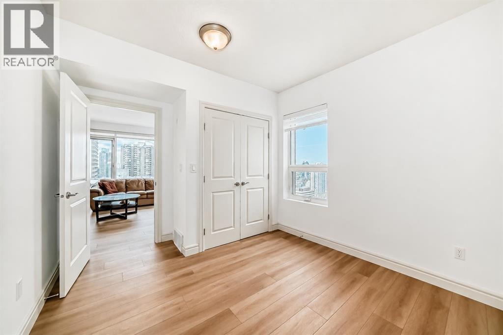 2408, 910 5 Avenue SW — photo 23
