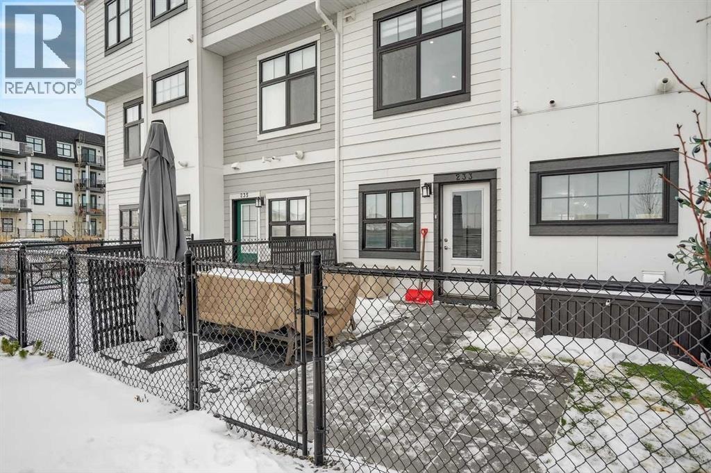 233 Les Jardins Park SE — photo 33